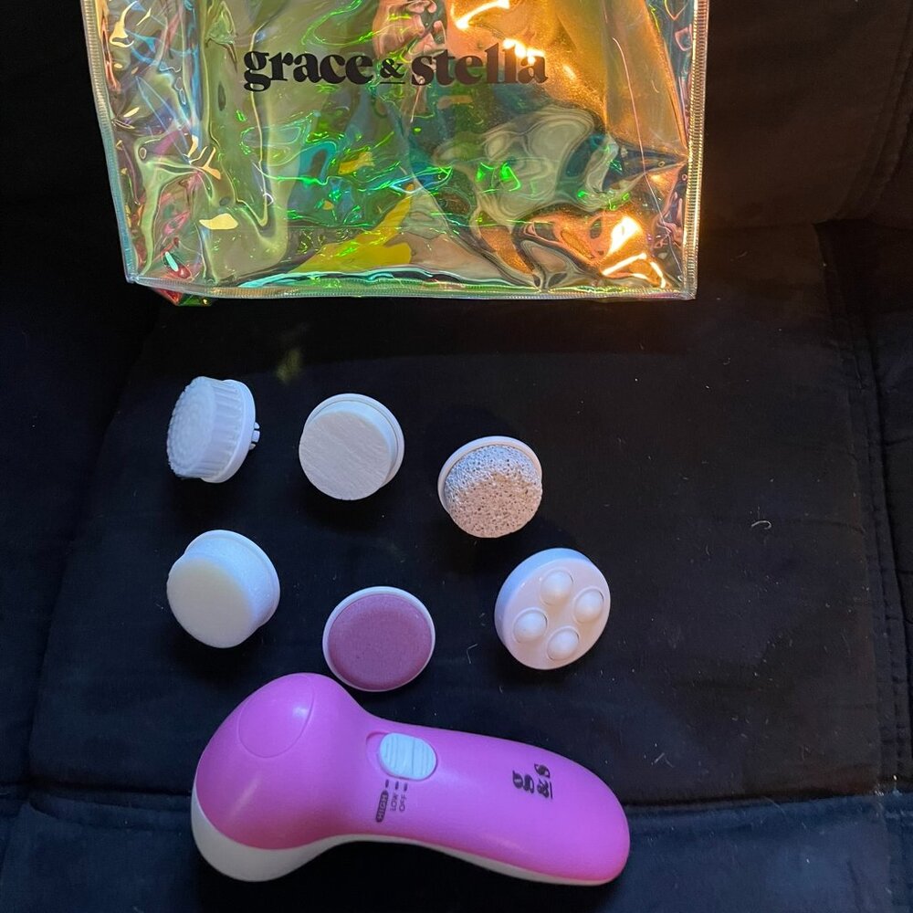 Grace and Stella Facial Brush New